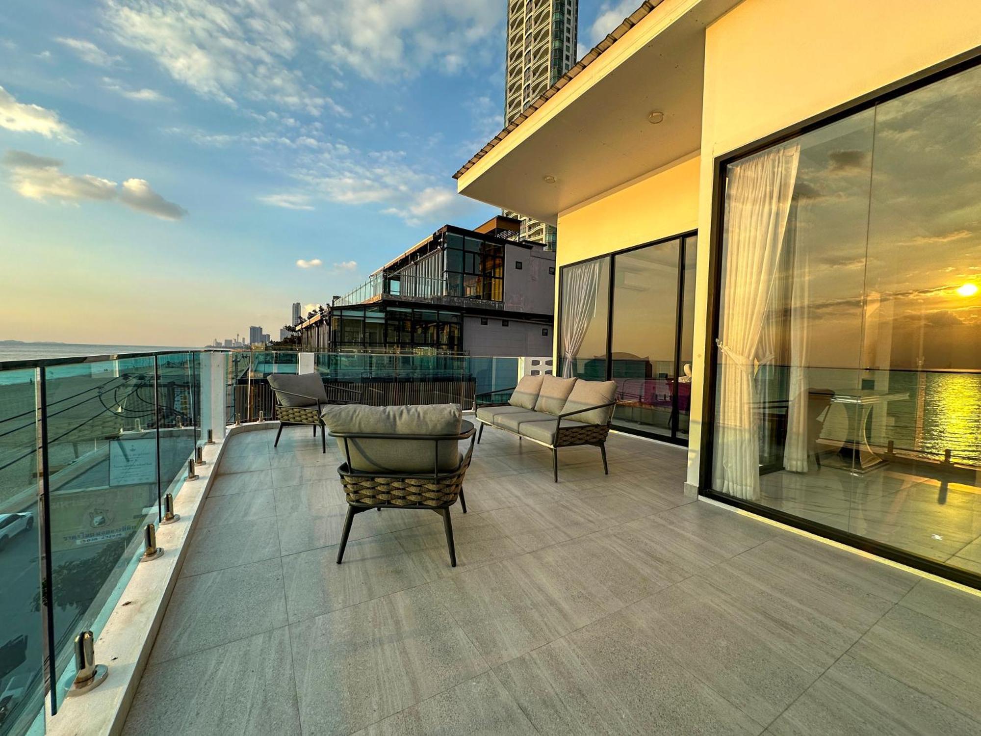 Stunning Beachfront View Luxurious Apartment 40 Jomtien Beach Extérieur photo