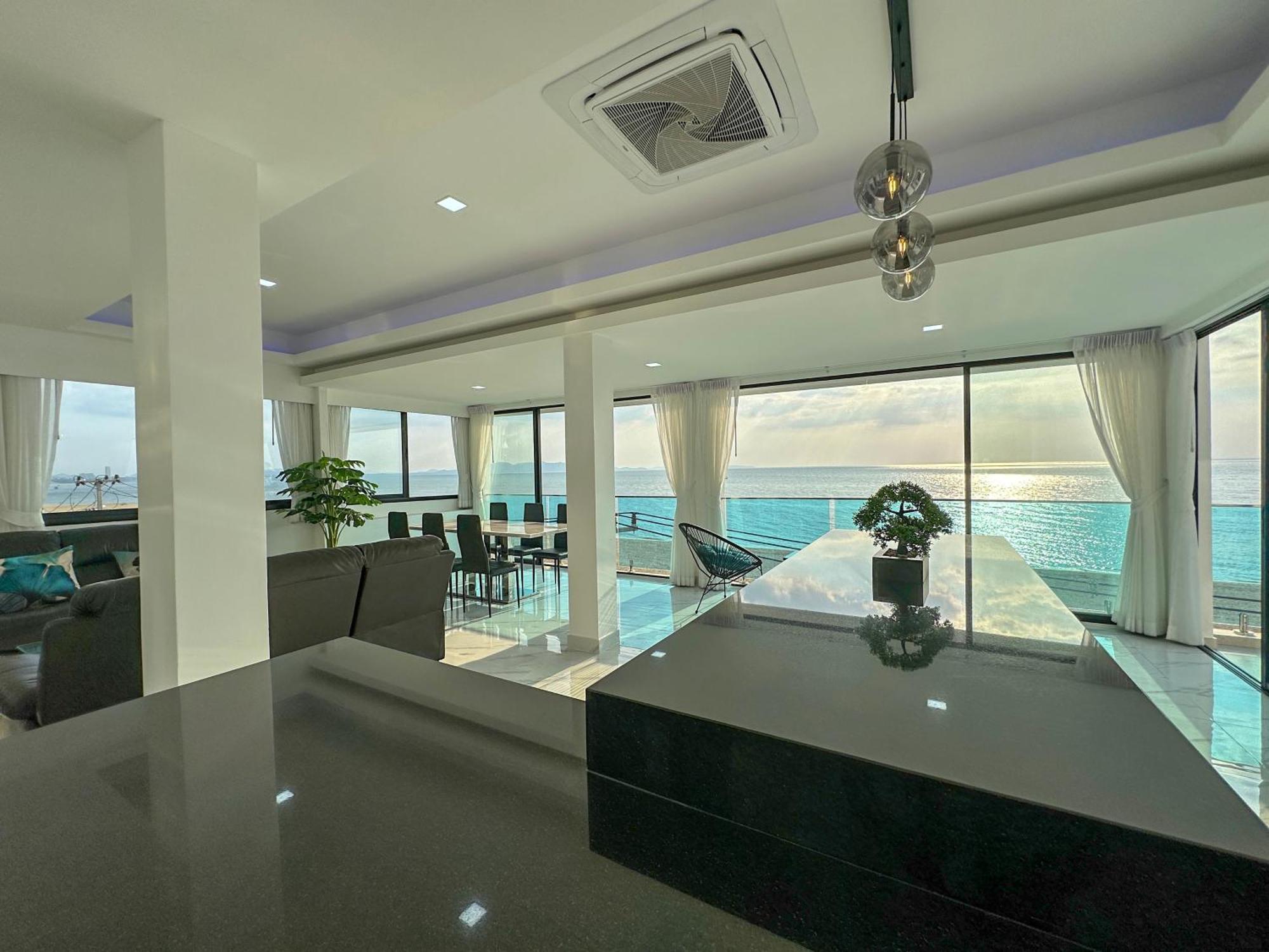 Stunning Beachfront View Luxurious Apartment 40 Jomtien Beach Extérieur photo