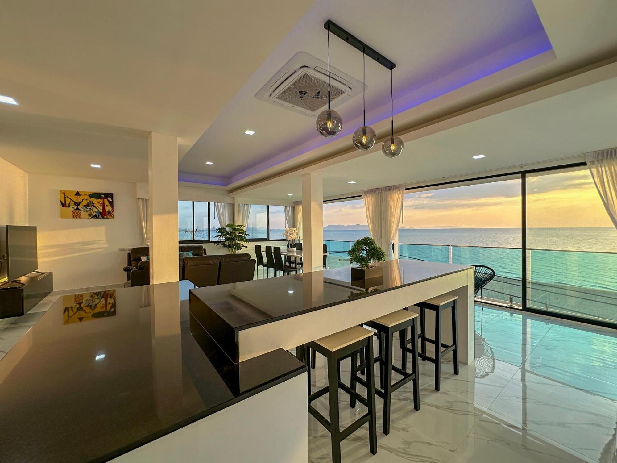 Stunning Beachfront View Luxurious Apartment 40 Jomtien Beach Extérieur photo