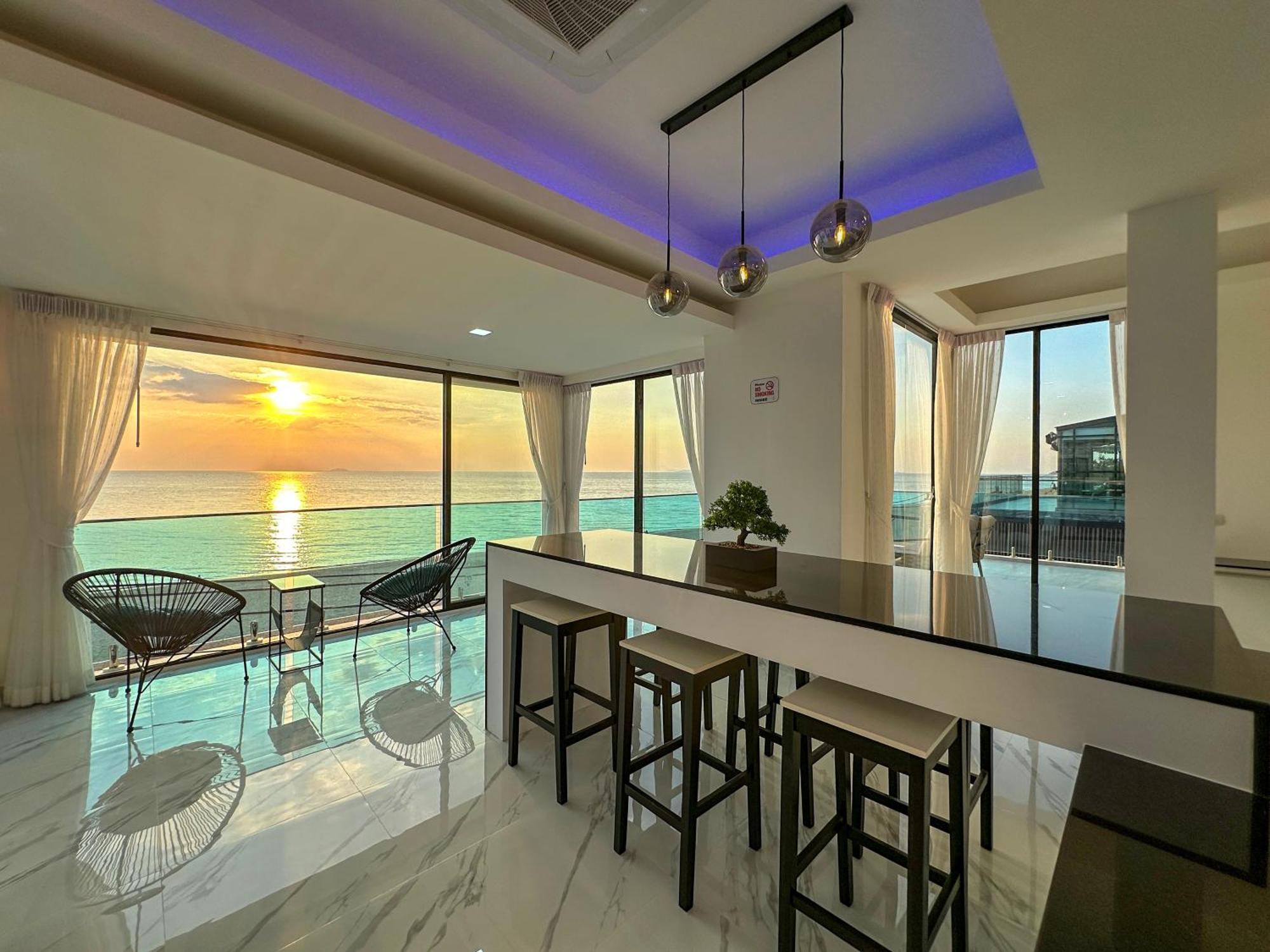 Stunning Beachfront View Luxurious Apartment 40 Jomtien Beach Extérieur photo