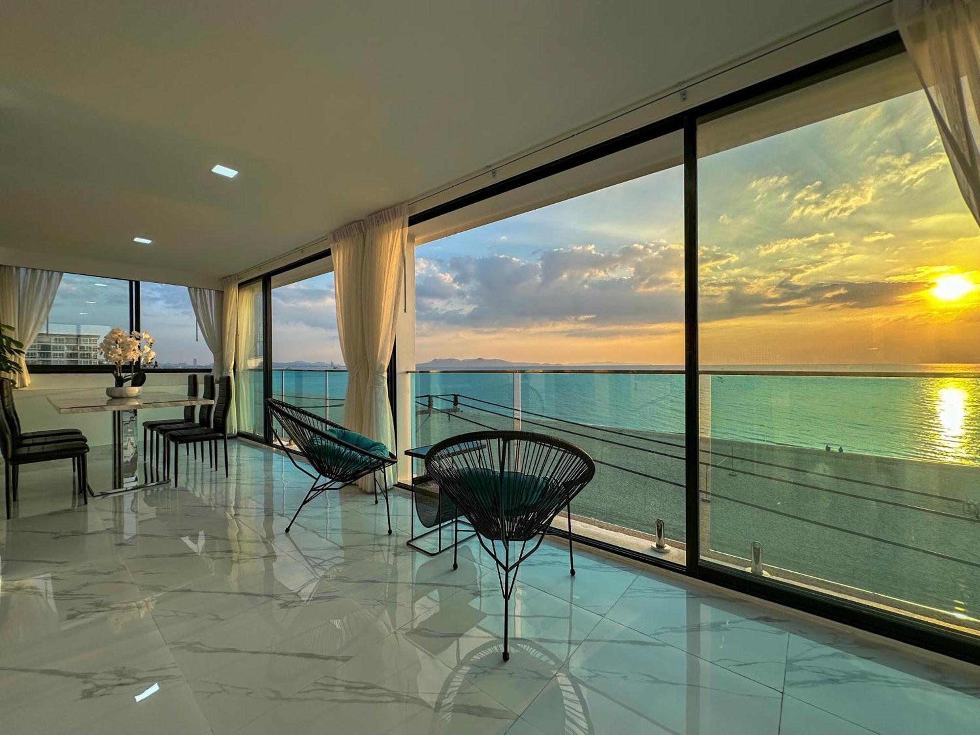 Stunning Beachfront View Luxurious Apartment 40 Jomtien Beach Extérieur photo
